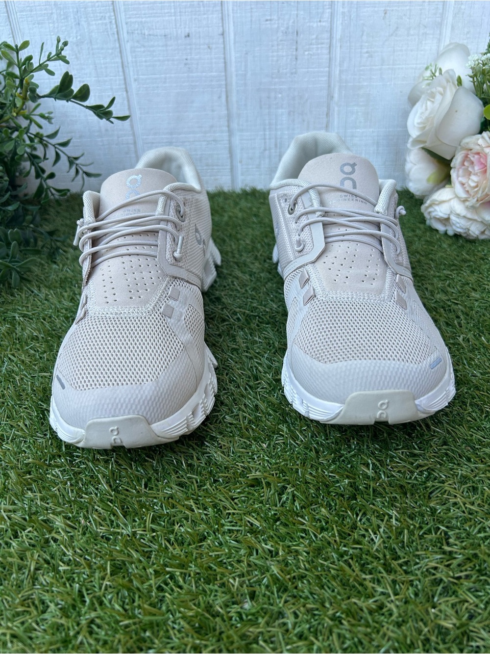 On Cloud 5 Trainers Color: Pearl / White women 7 new - Picture 6 of 16